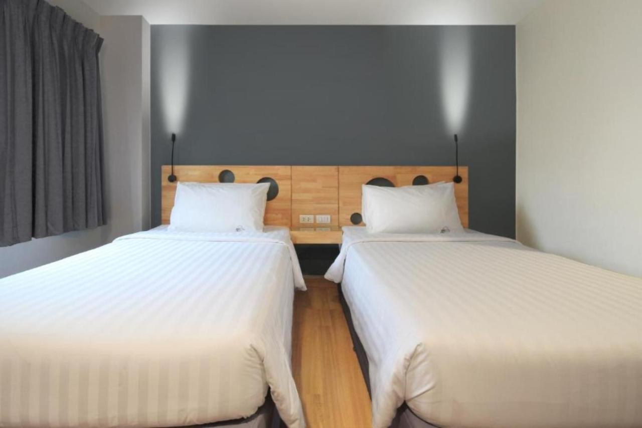 Standard Twin Room with Window