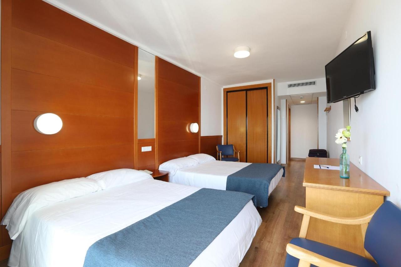Double or Twin Room with Sea View (3 Adults)