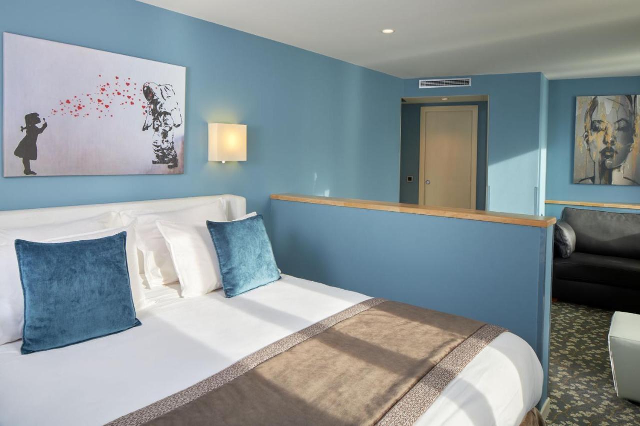 Triple Room Bath