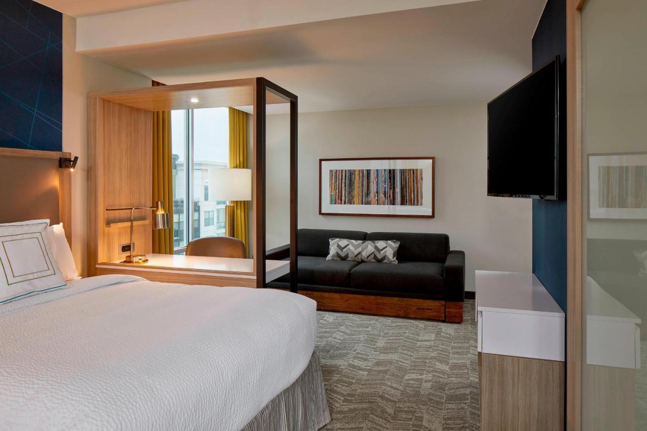 Queen Suite with Two Queen Beds and Sofa Bed,1634450740:JPEG