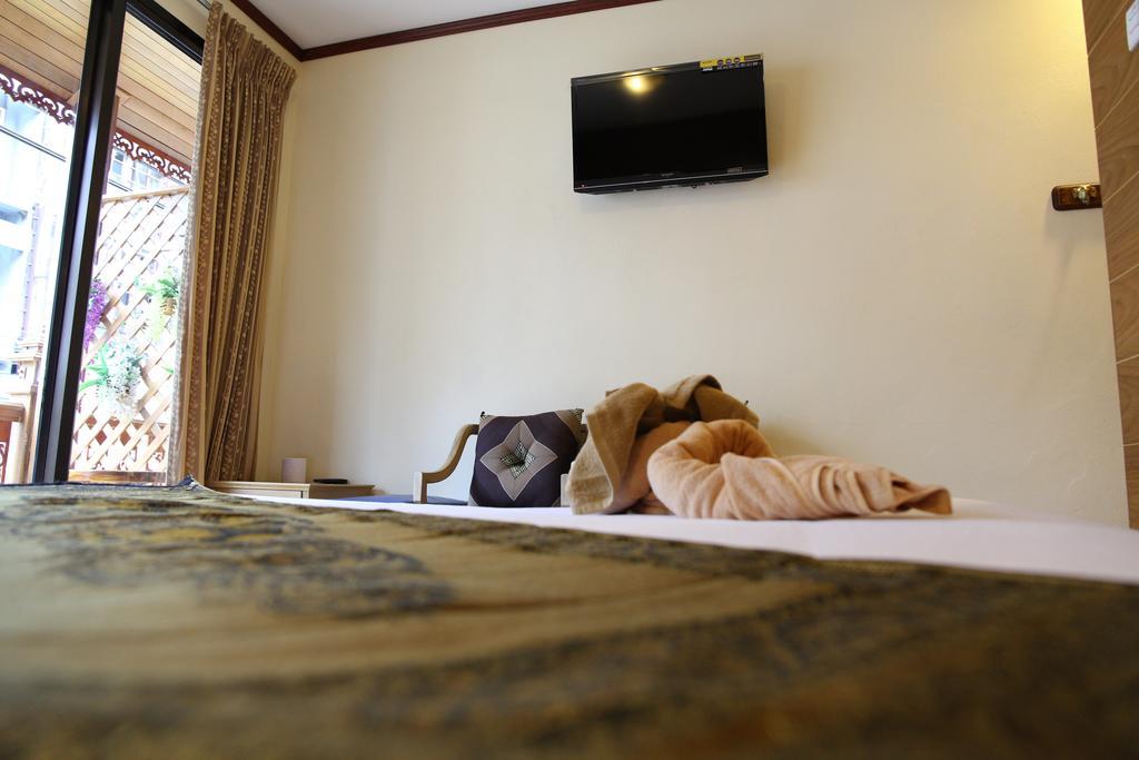 Executive Deluxe Double Room with Balcony,699327915:JPEG