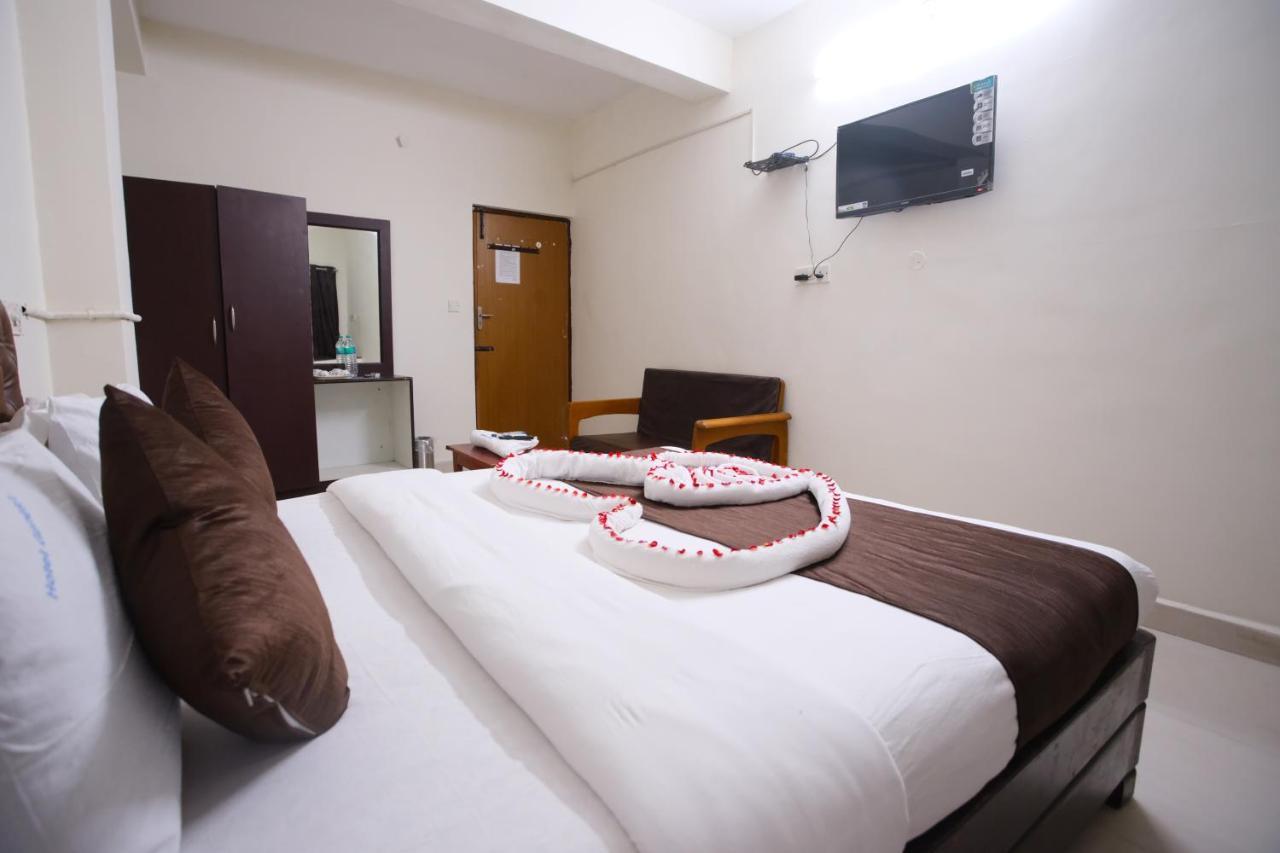 Deluxe Double Room,1399831910:JPEG