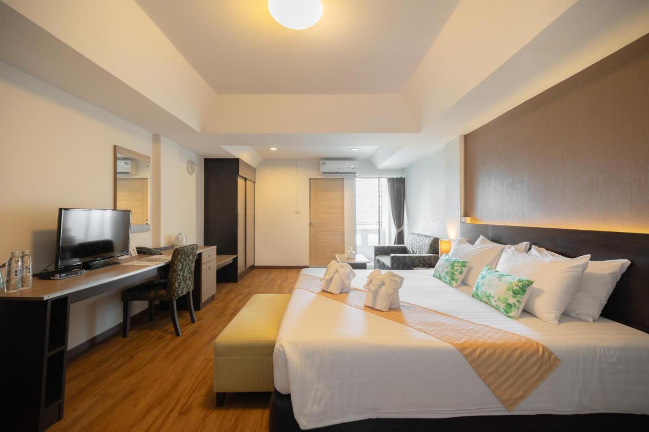 Superior King Room - Round trip transfer Suvarnabhumi Airport