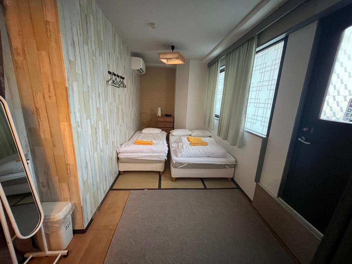 Economy Triple Room,1431093343:JPEG