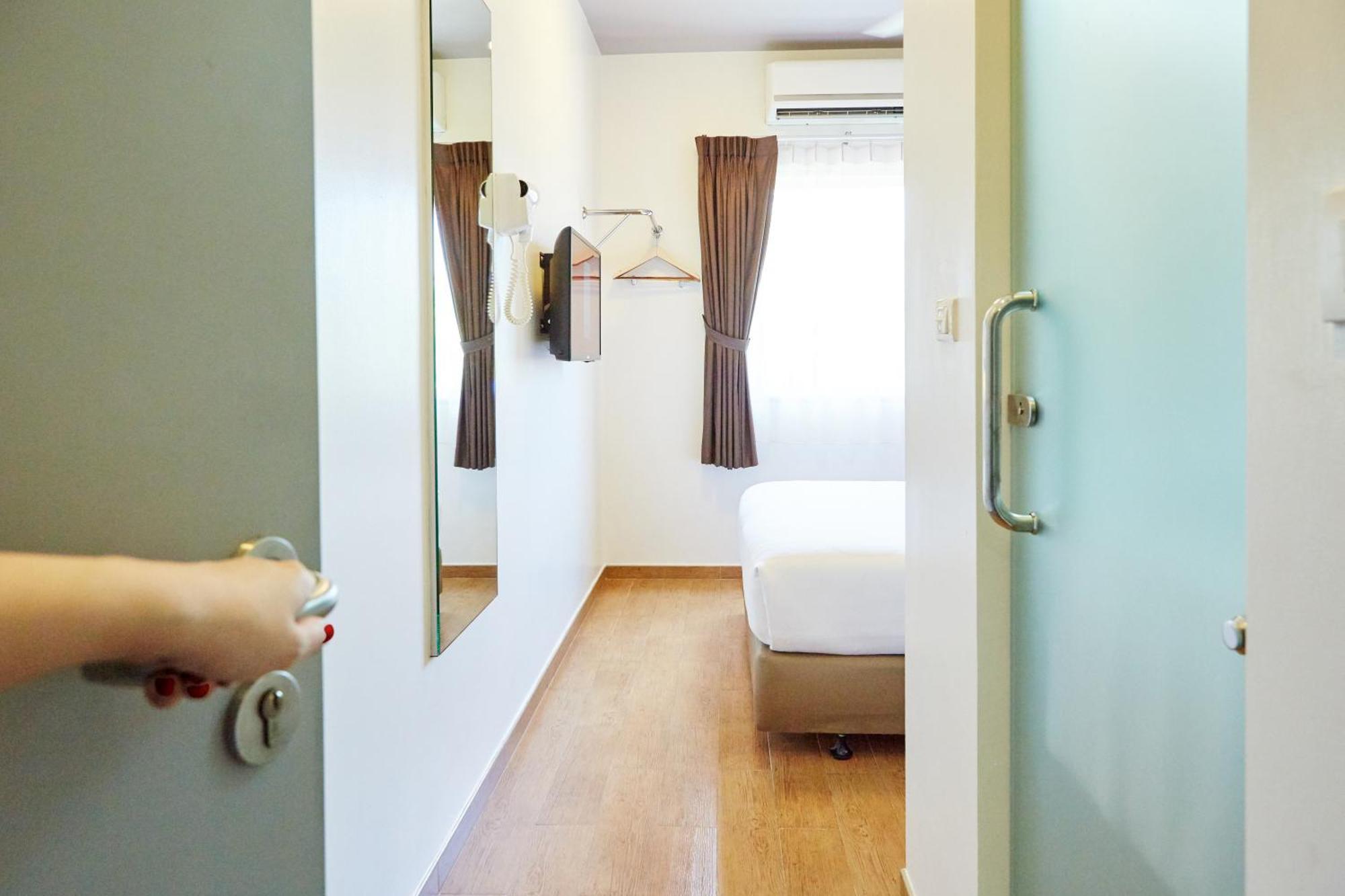 Standard Double Room,1432975702:JPEG