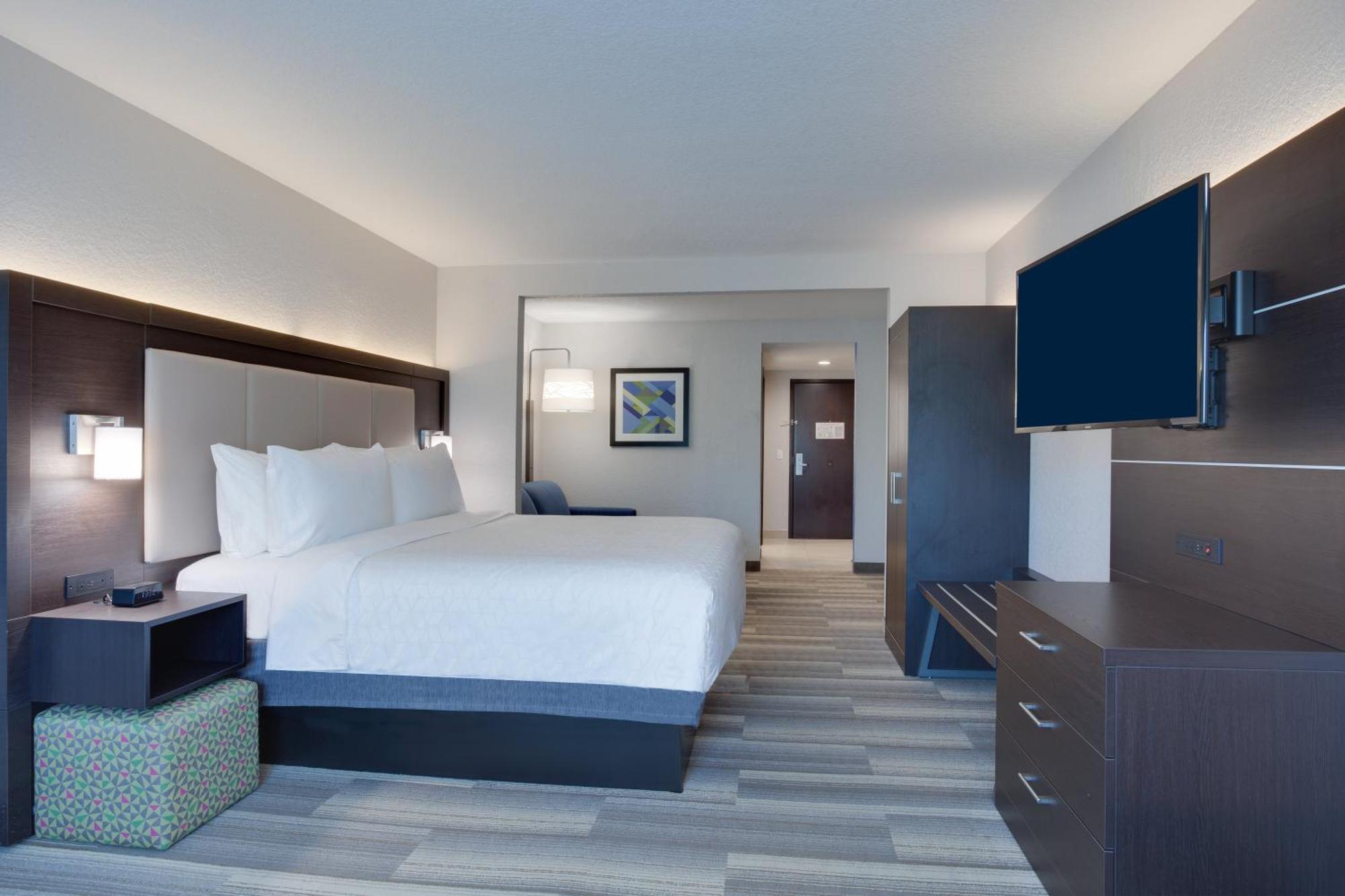 King Suite with Sofa Bed - Non-Smoking