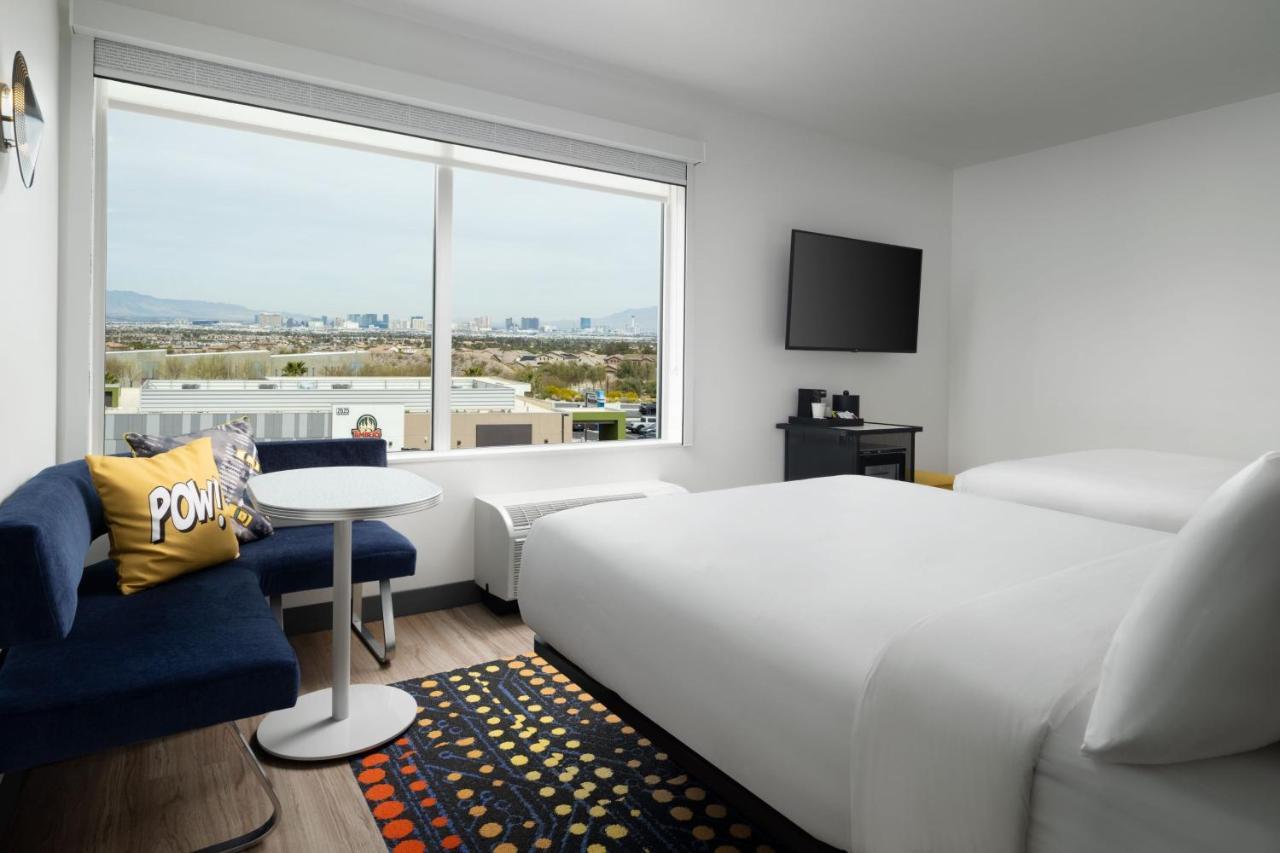 Queen Room with Two Queen Beds and View