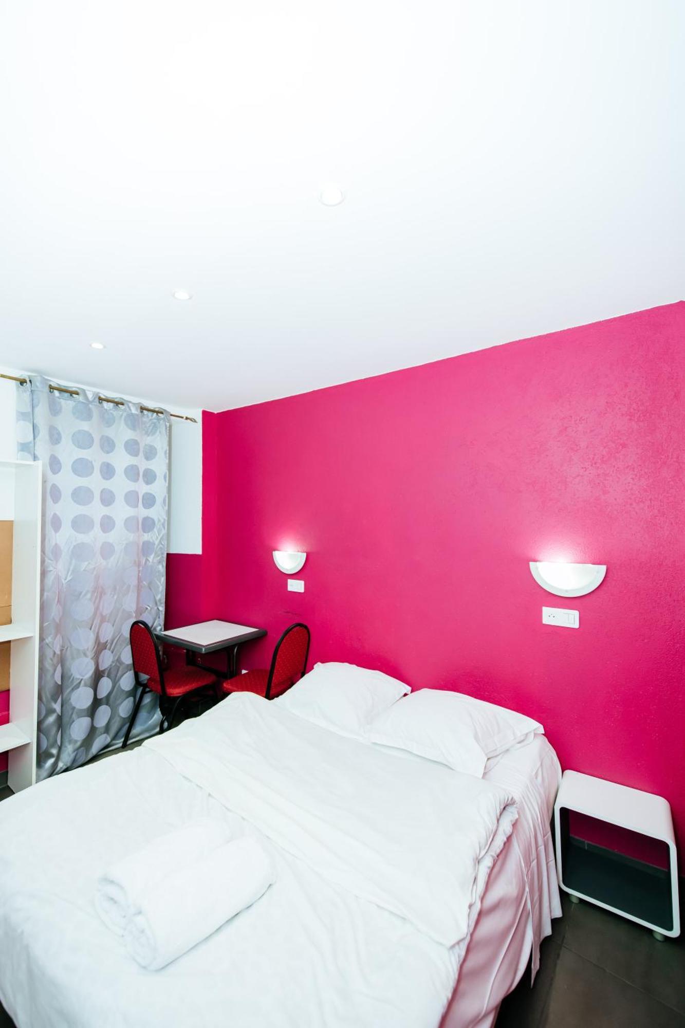 Single Room with Shared Bathroom,1500271198:JPEG