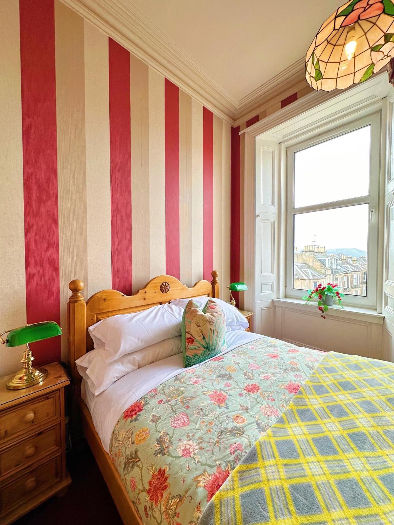 Small Double Room,1256771719:JPEG