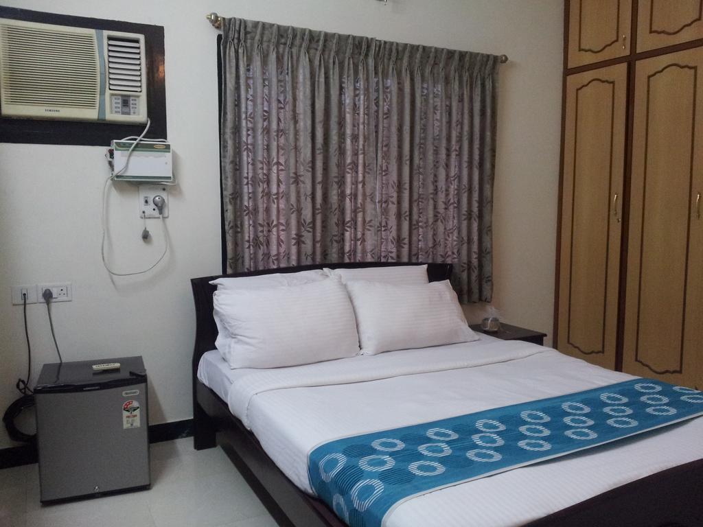 Deluxe Double Room (2 Adults + 1 Child),231729691:JPEG