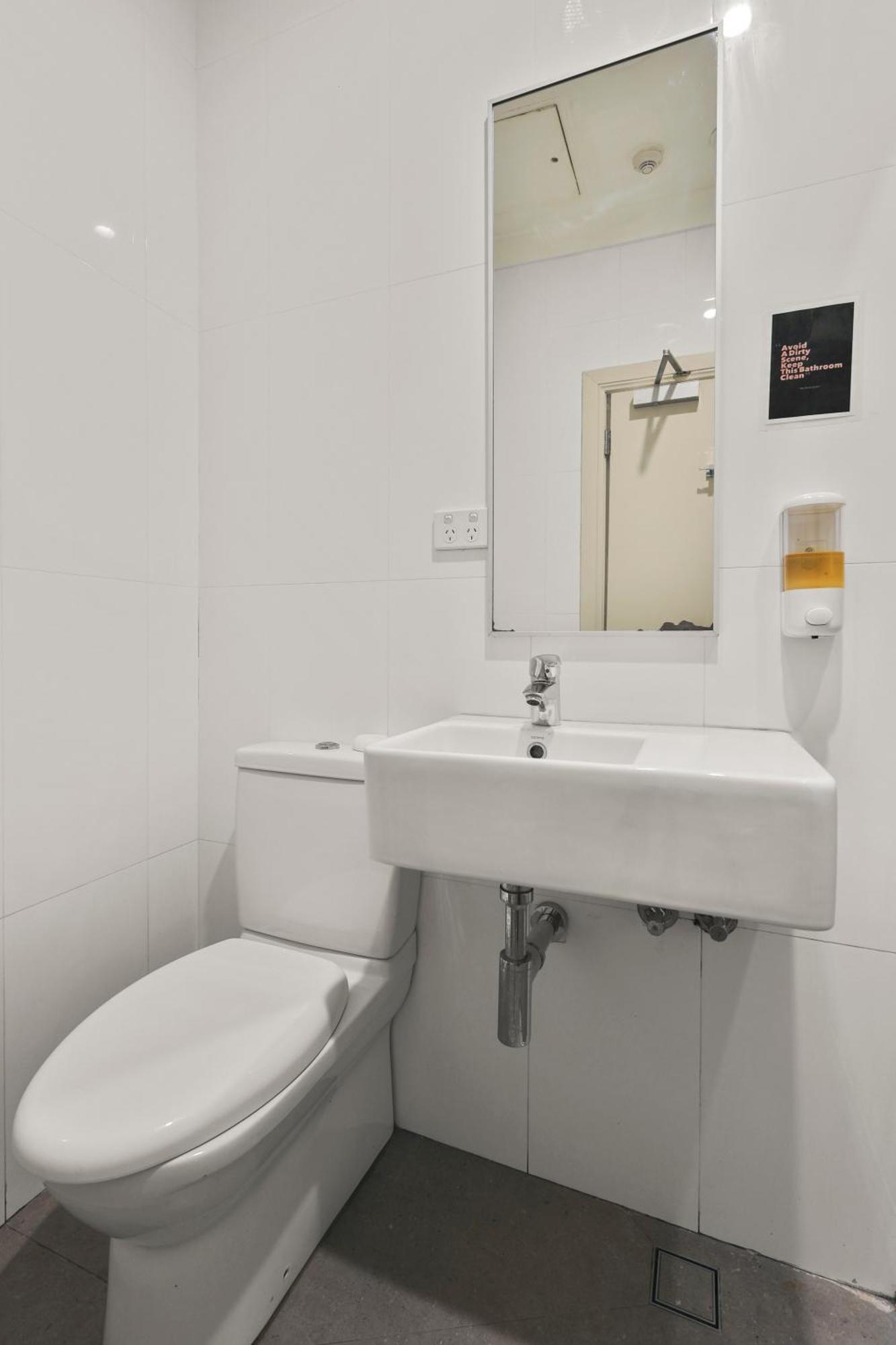 Female POD - Large Room (Private Bathroom),1523099716:JPEG