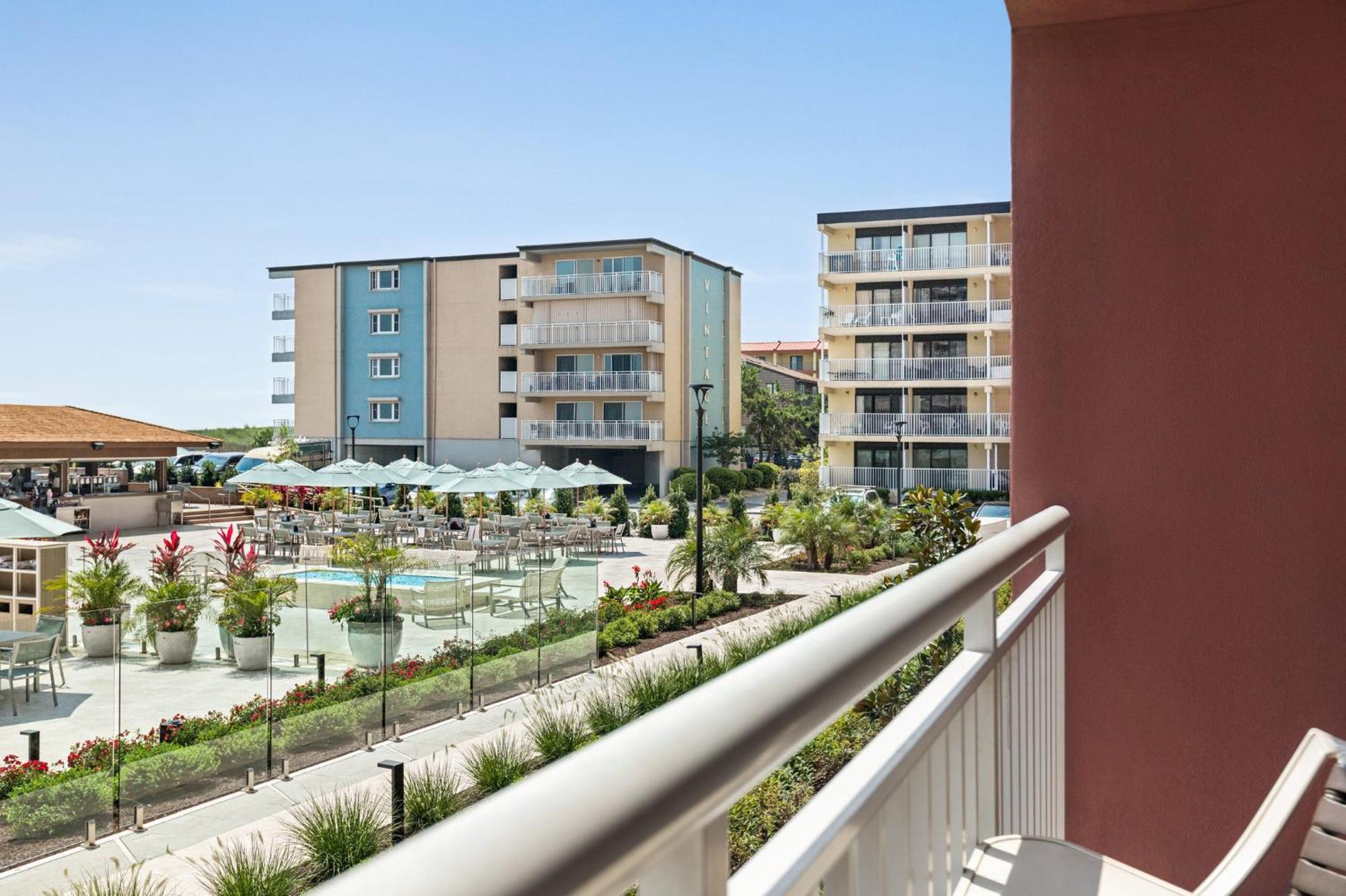 Suite with Two Queen Beds and Pool View - Communications Access