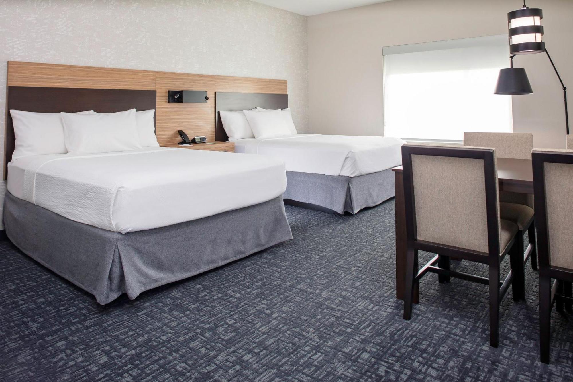 Studio Queen Suite with Tub - Mobility Accessible,1421755464:JPEG