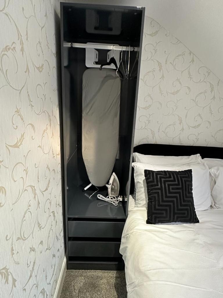 Double Room with Shared Bathroom,1550756098:JPEG