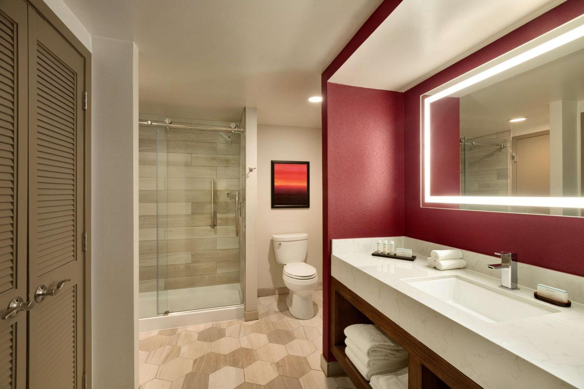 One-Bedroom King Conference Suite