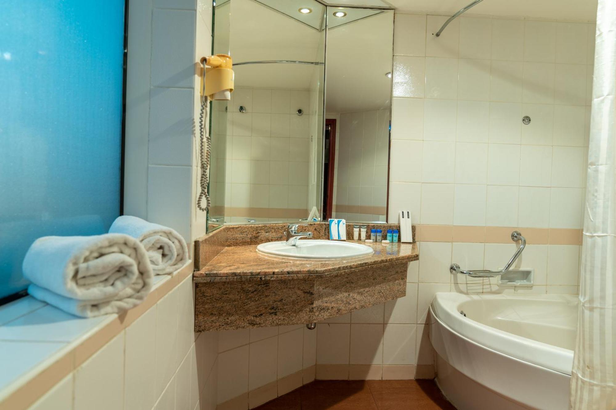 Suite,1553286463:JPEG