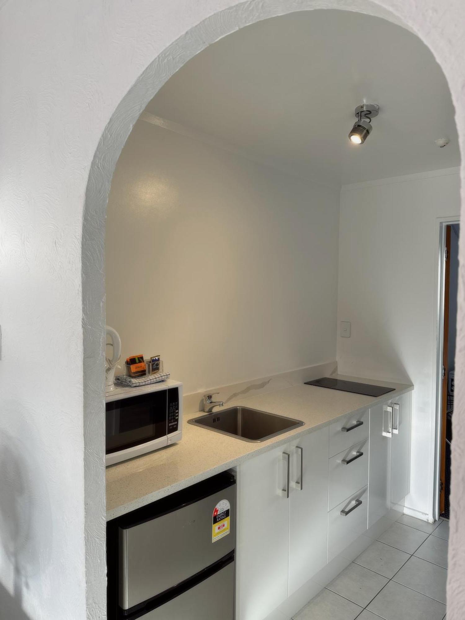 One-Bedroom Apartment,1566945305:JPEG