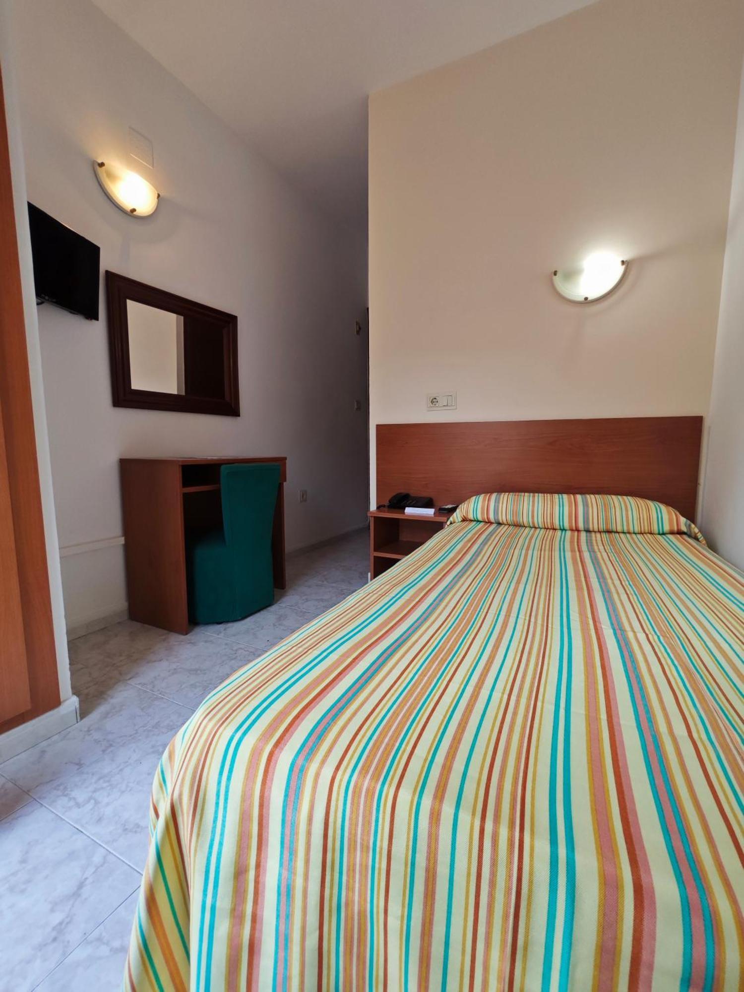 Single Room with Terrace