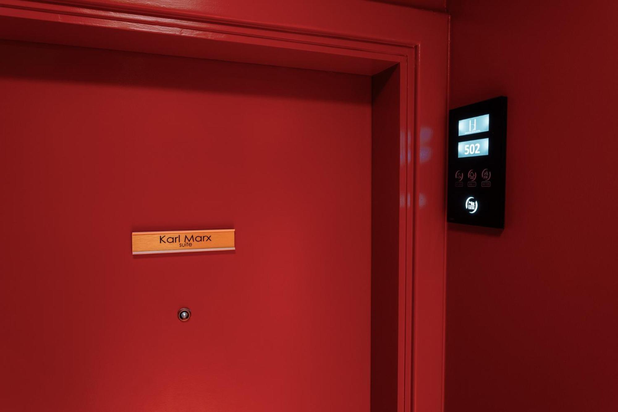 Karl Marx Suite,1593653584:JPEG