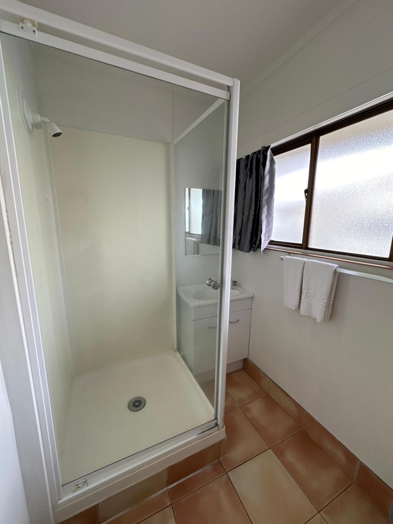 Deluxe Queen Studio,1594828918:JPEG