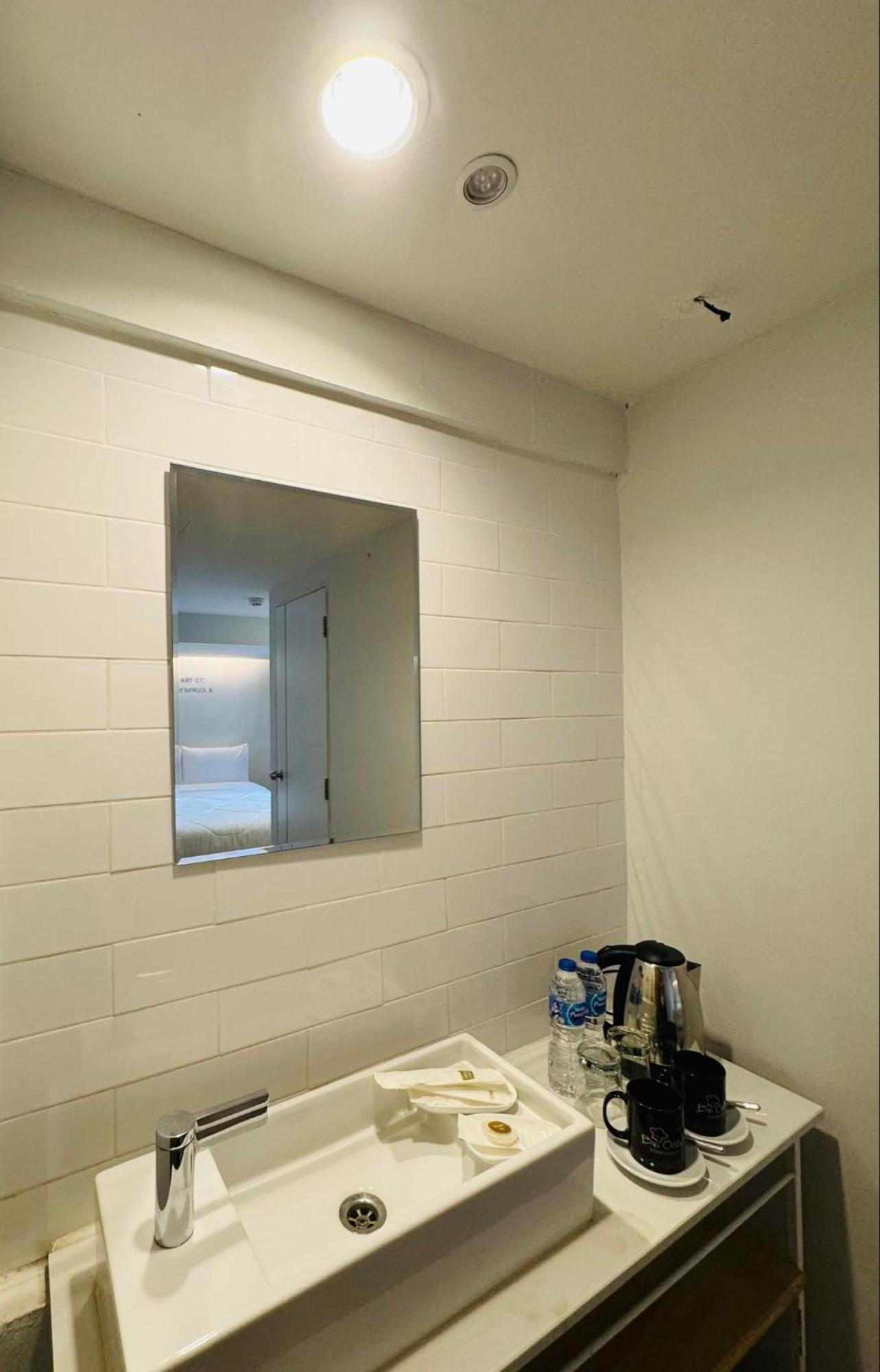 Standard Studio,1601622562:JPEG