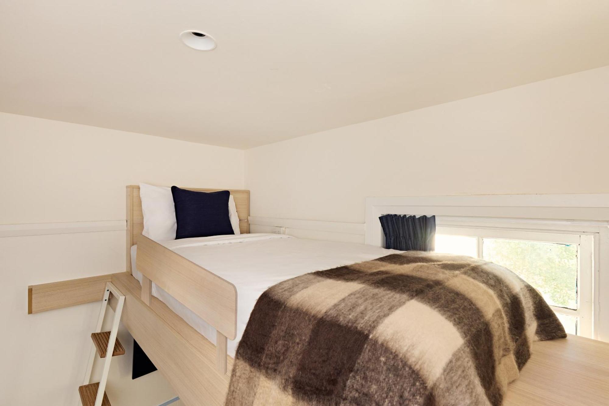 Private Single Ensuite Loft