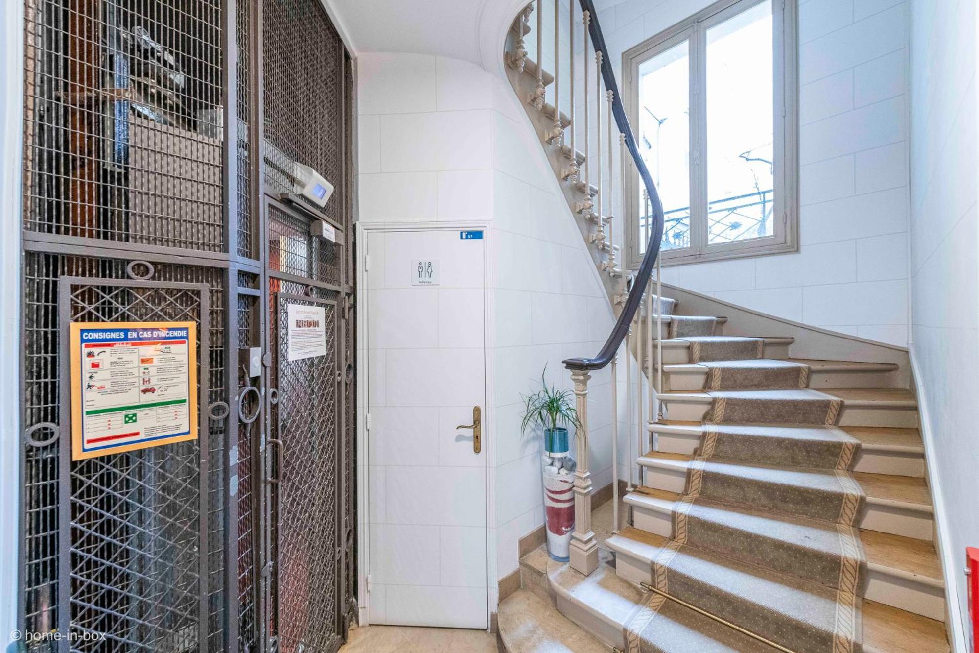 One-Bedroom Apartment with View