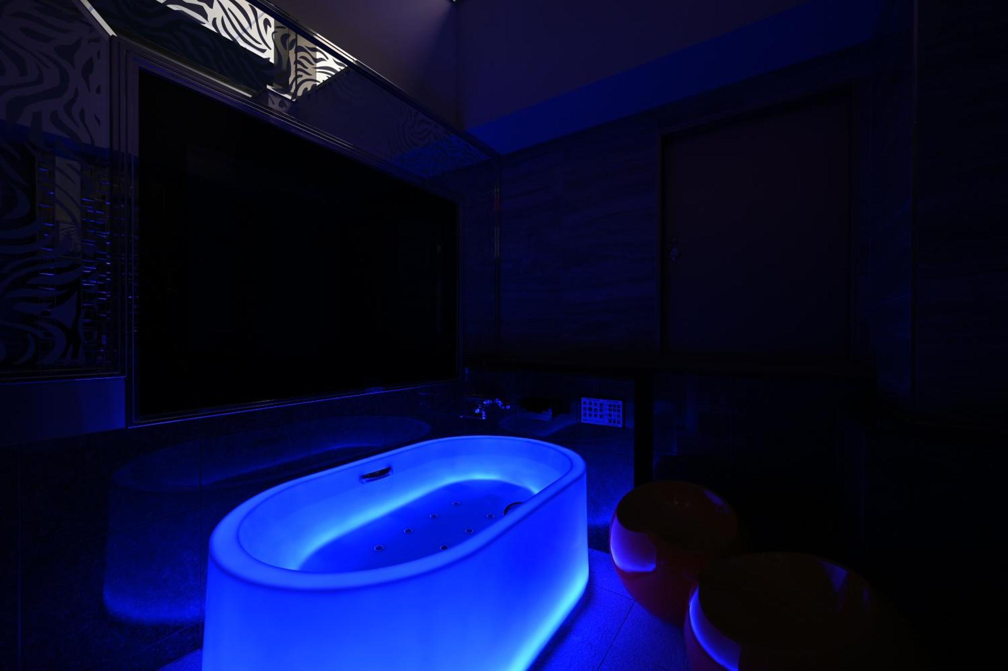 King Room with Spa Bath