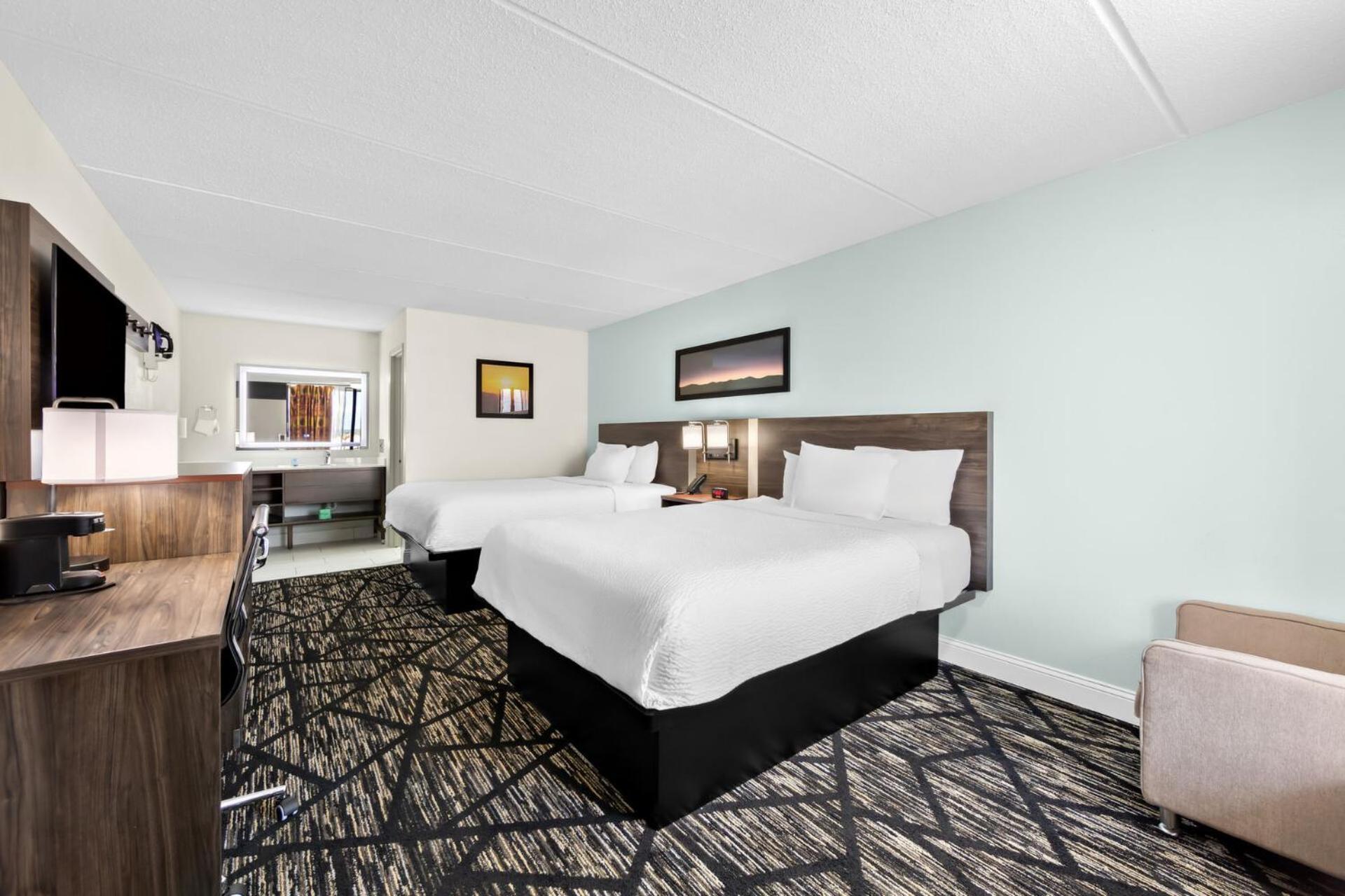 Quadruple Room with Two Queen Beds and Roll-In Shower - Disability Access/Non Smoking/Exterior Hall