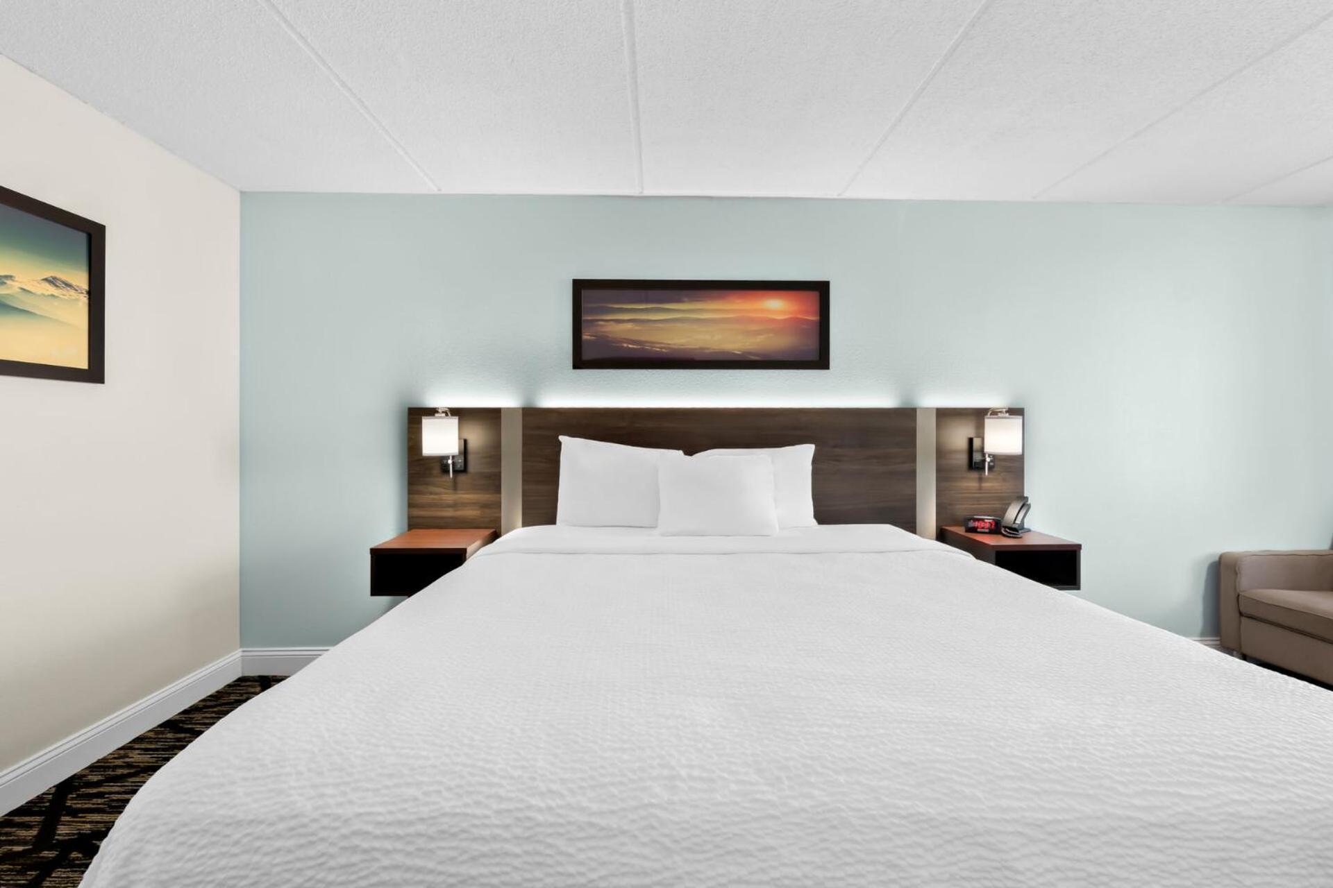 King Room - Non Smoking/Exterior Hall