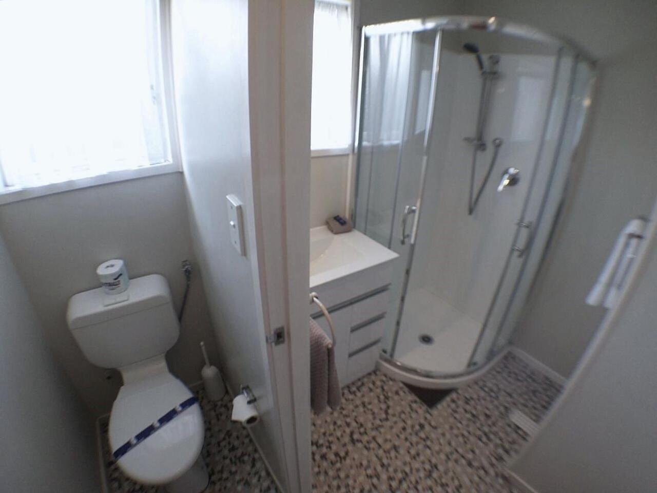 Family Room with Shower,1612825137:JPEG
