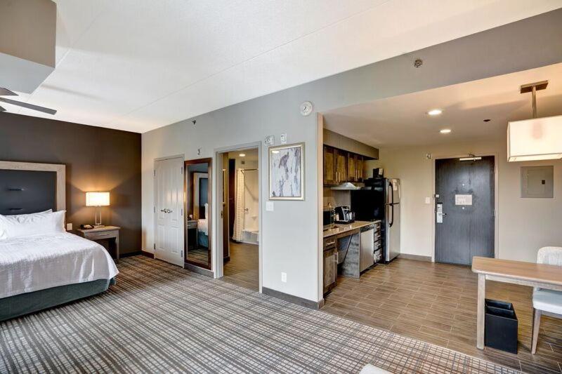 King Suite - Hearing Access/Non-Smoking
