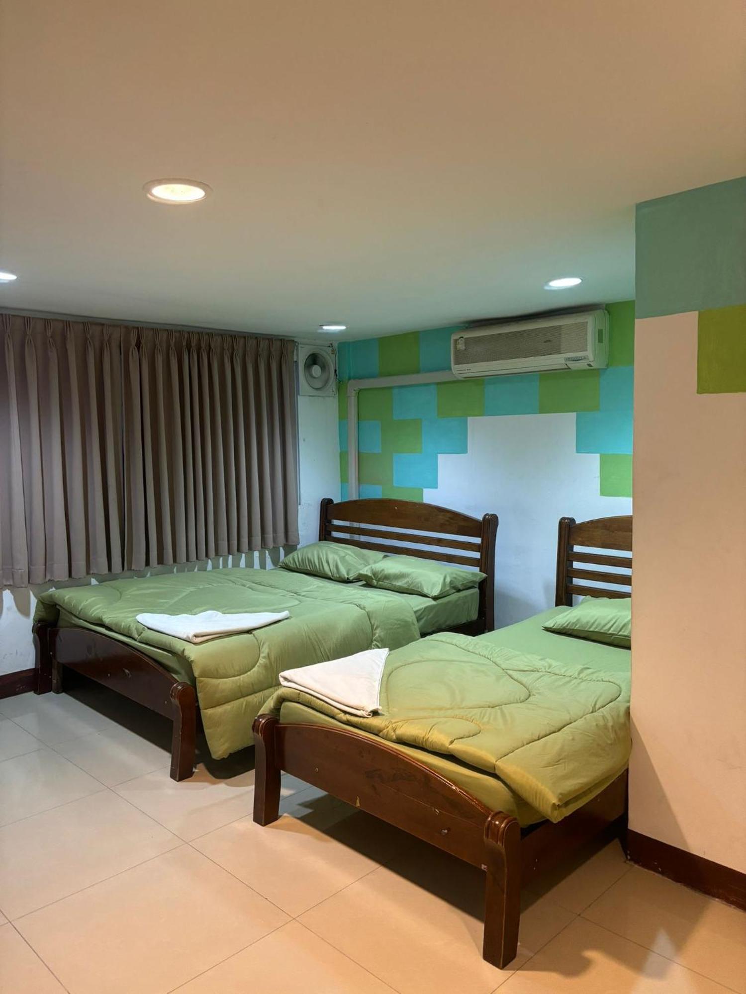 Triple Room,1622117314:JPEG