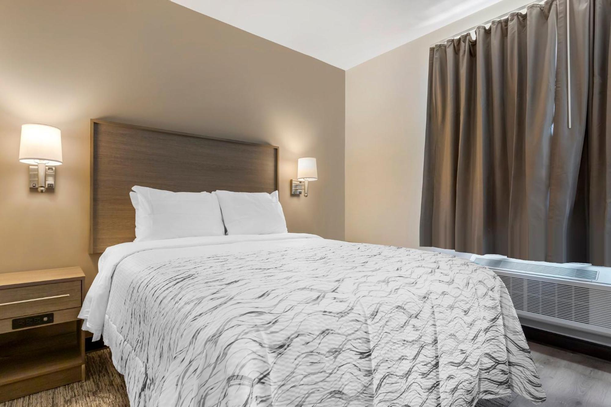 Deluxe Queen Room Smoke Free