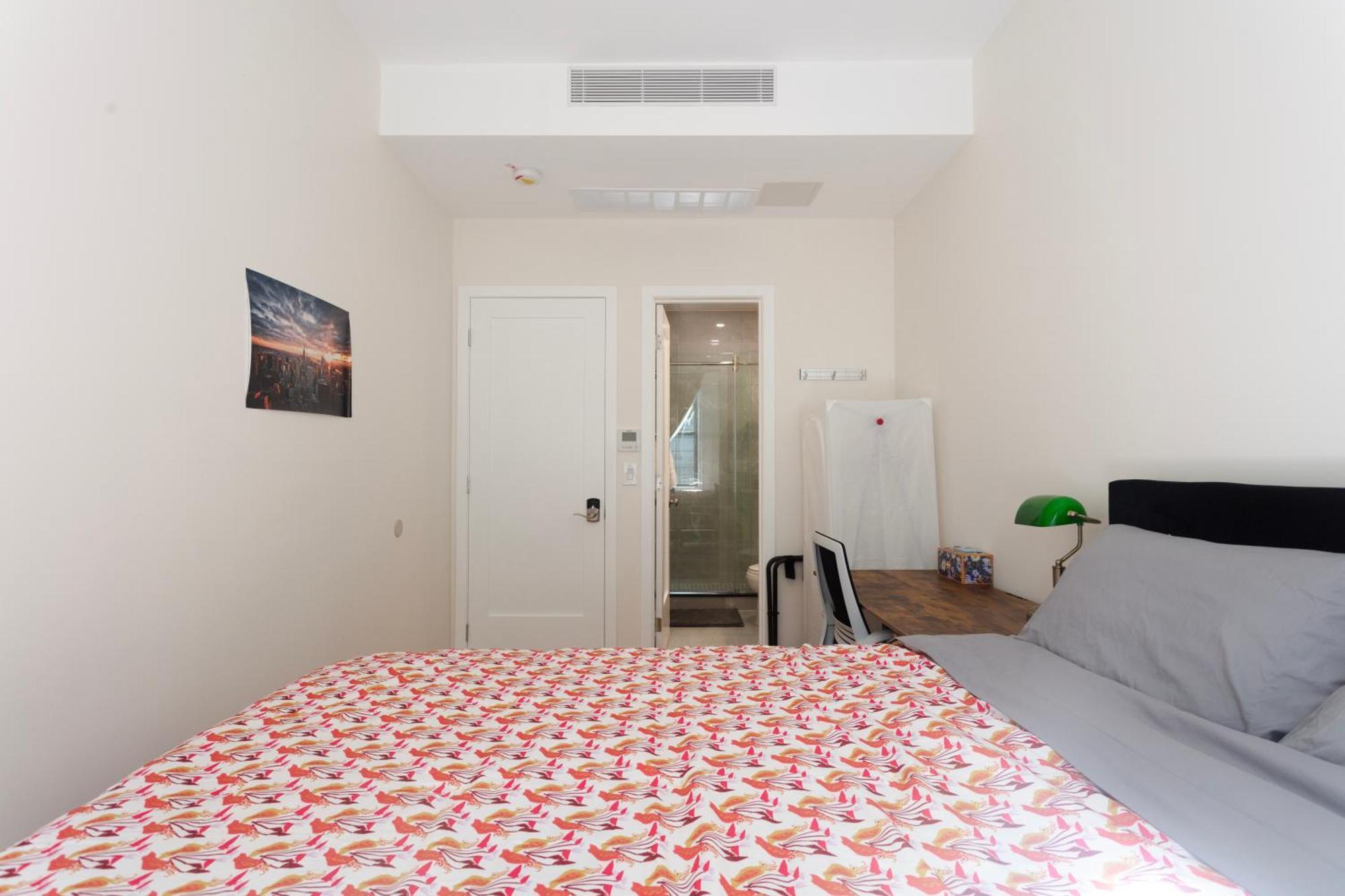 Queen Room,1628165506:JPEG