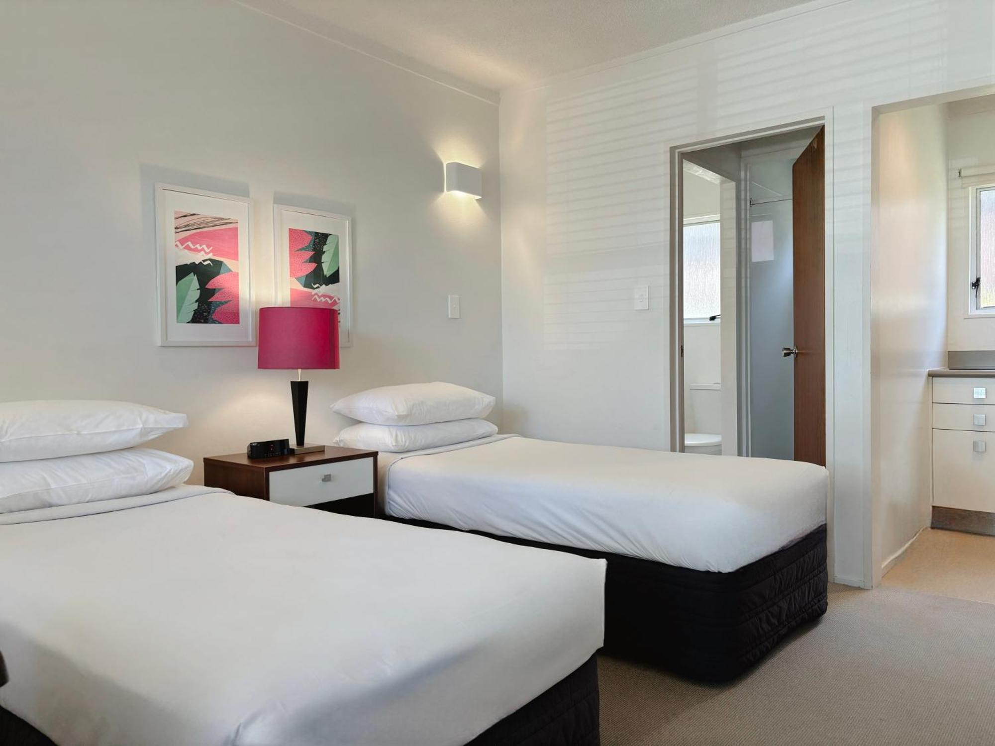 Small Twin Room,1632318669:JPEG