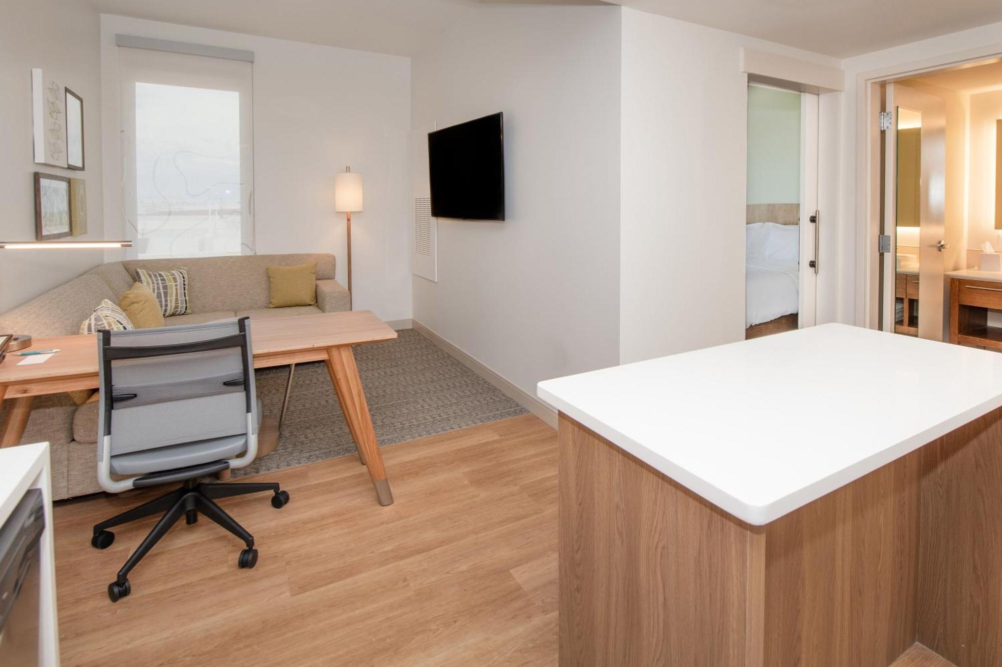 1 Bedroom Suite, 1 King, Sofa bed