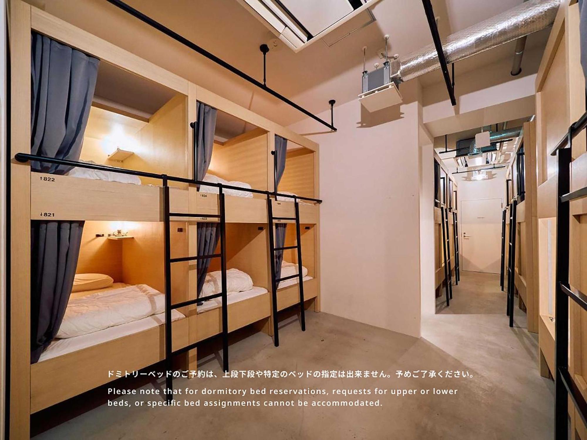 Single Bed in Mixed Dormitory Room