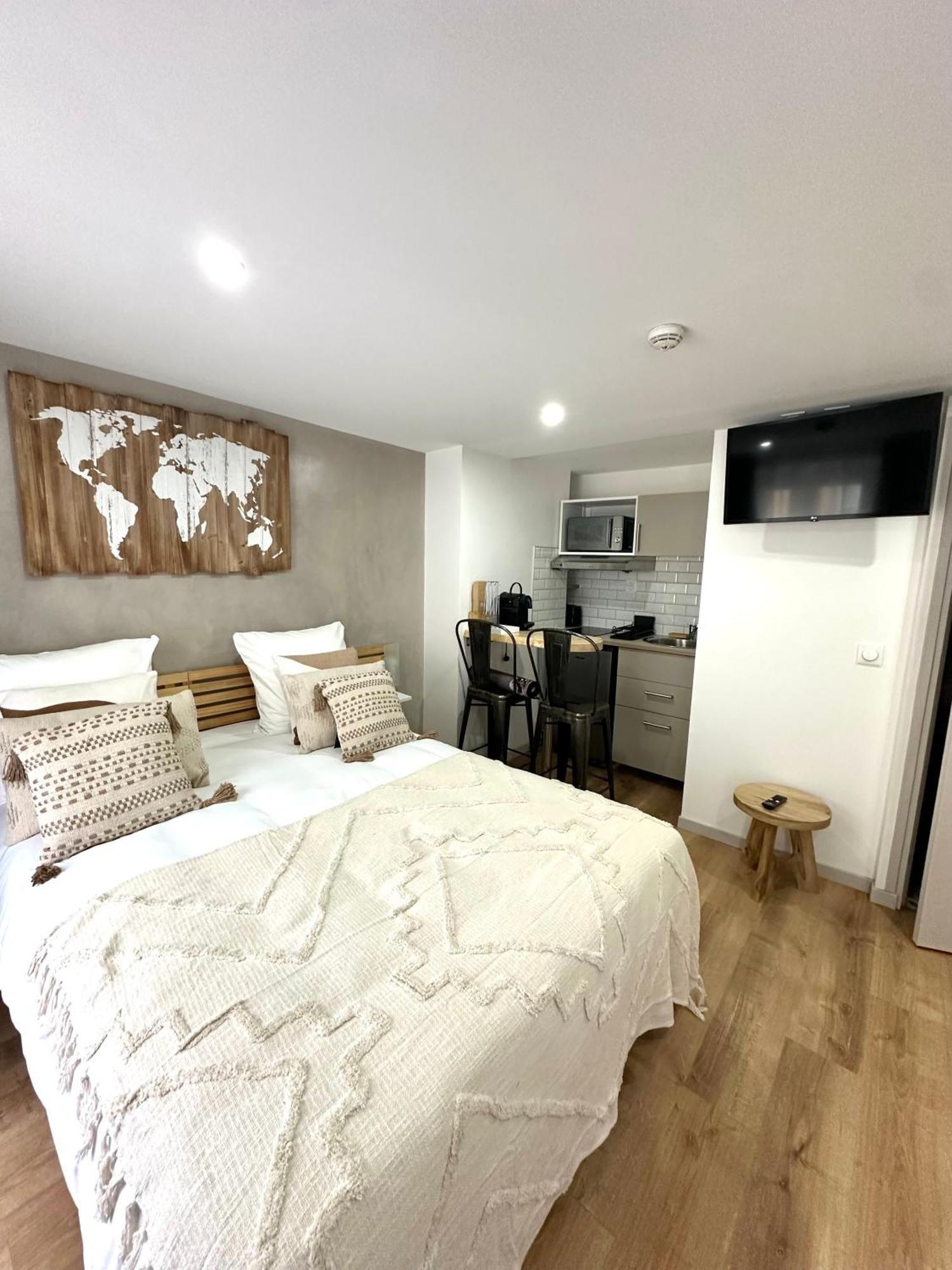 Studio,1635176903:JPEG