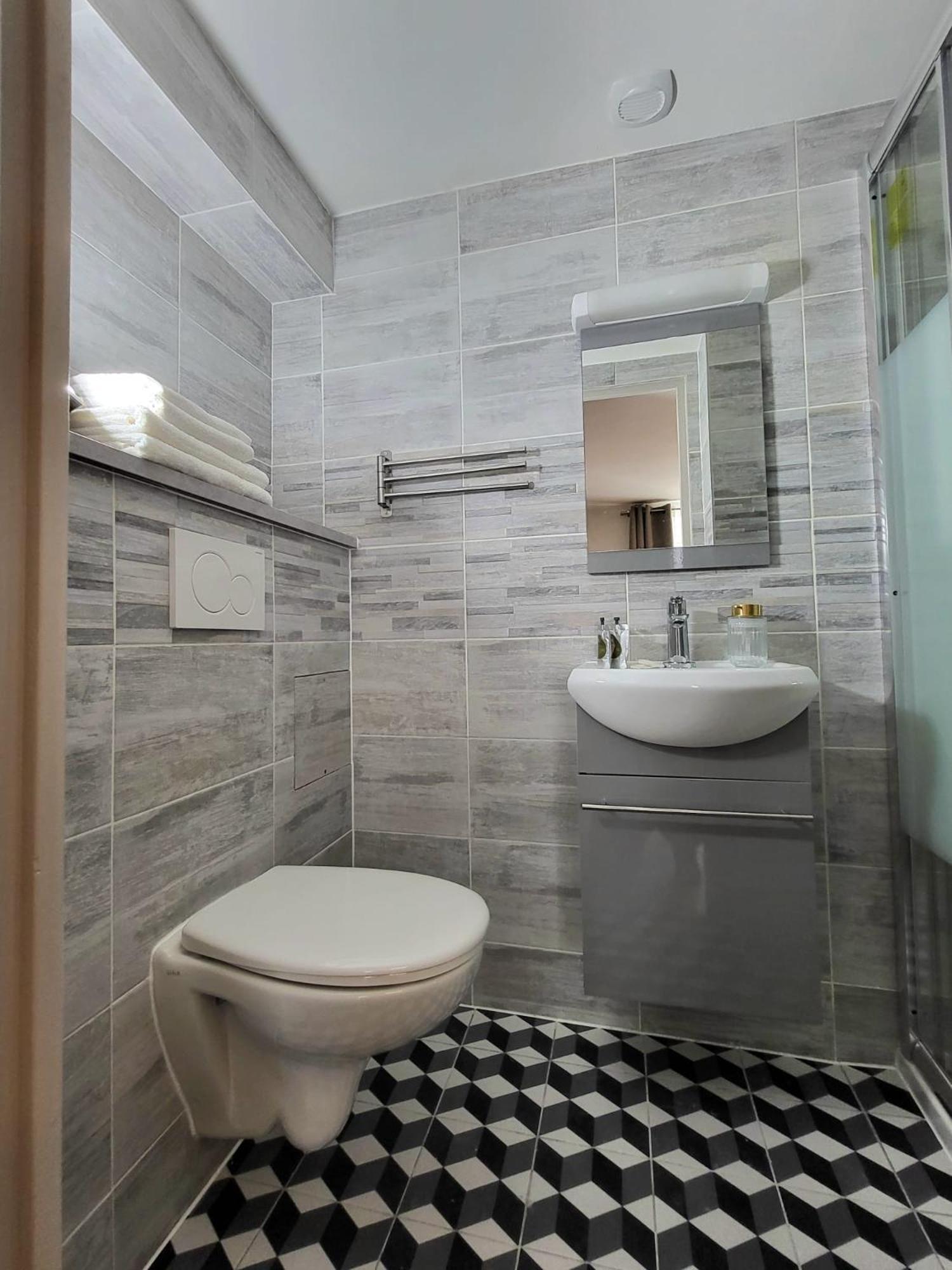 Studio,1635176948:JPEG