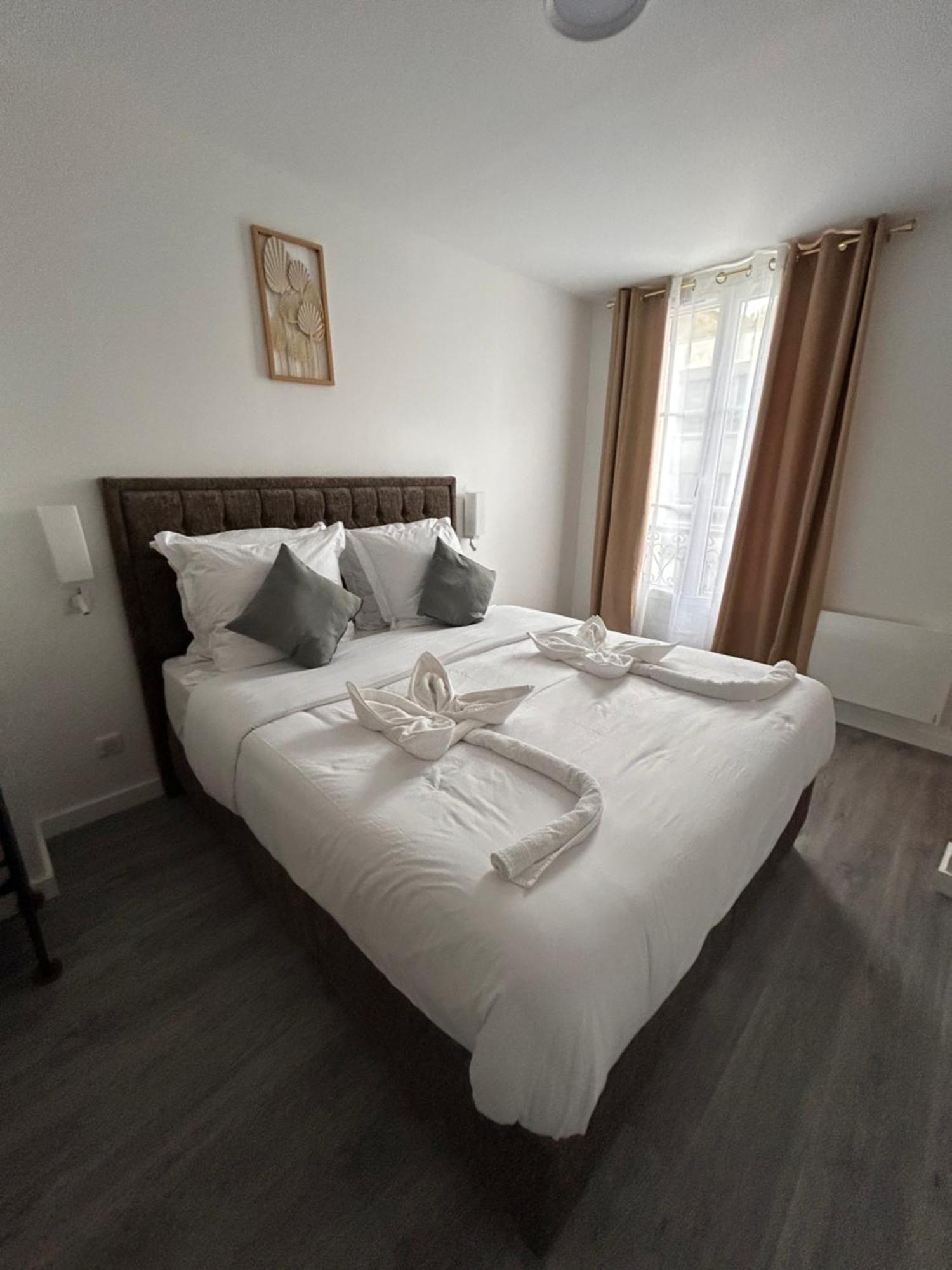 Double Room,1635979007:JPEG