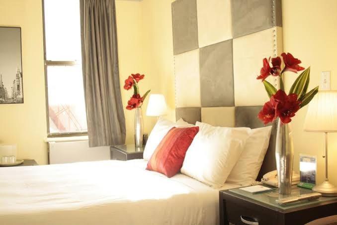 Deluxe Queen Suite
