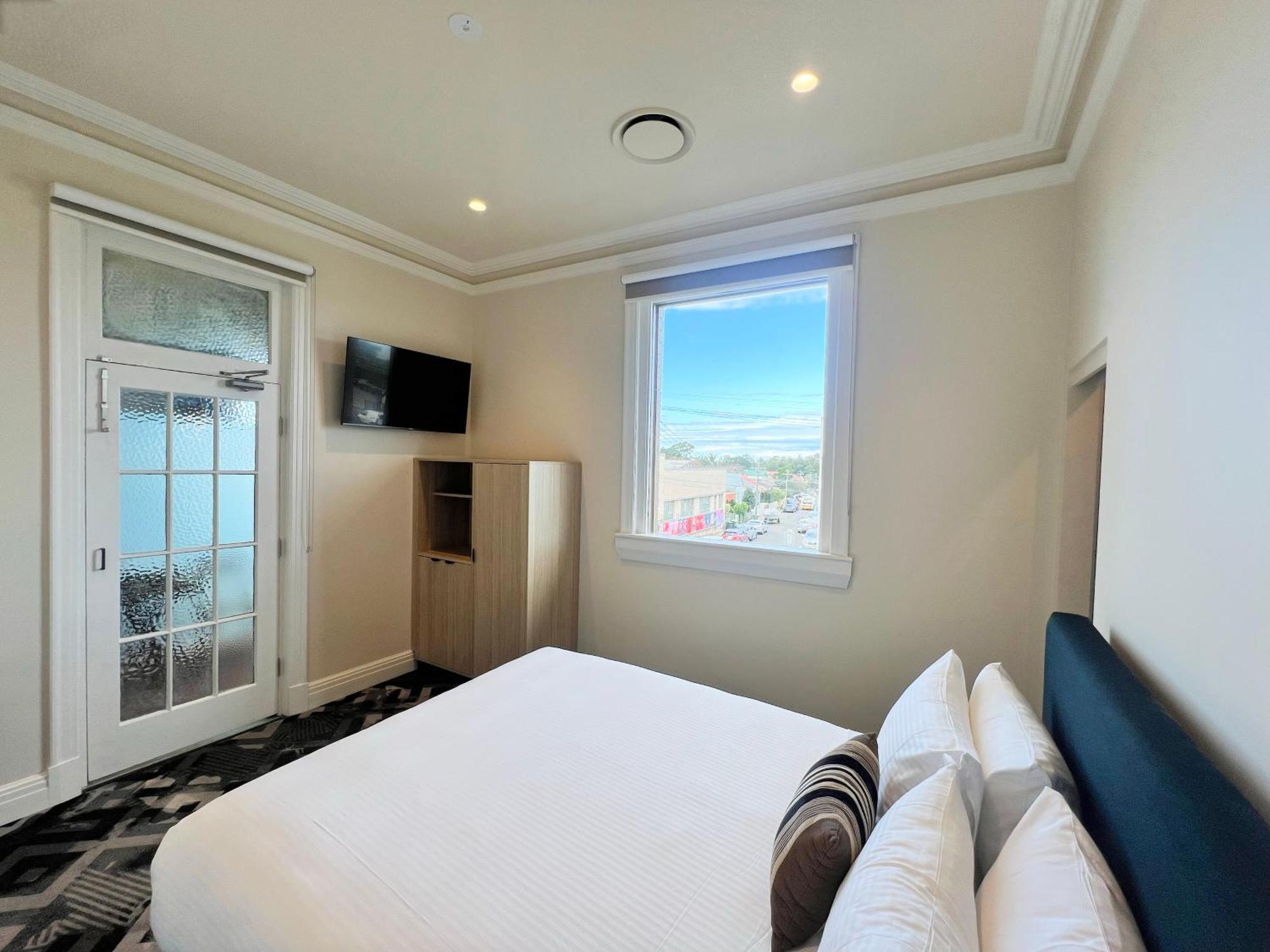 Queen Room with Balcony