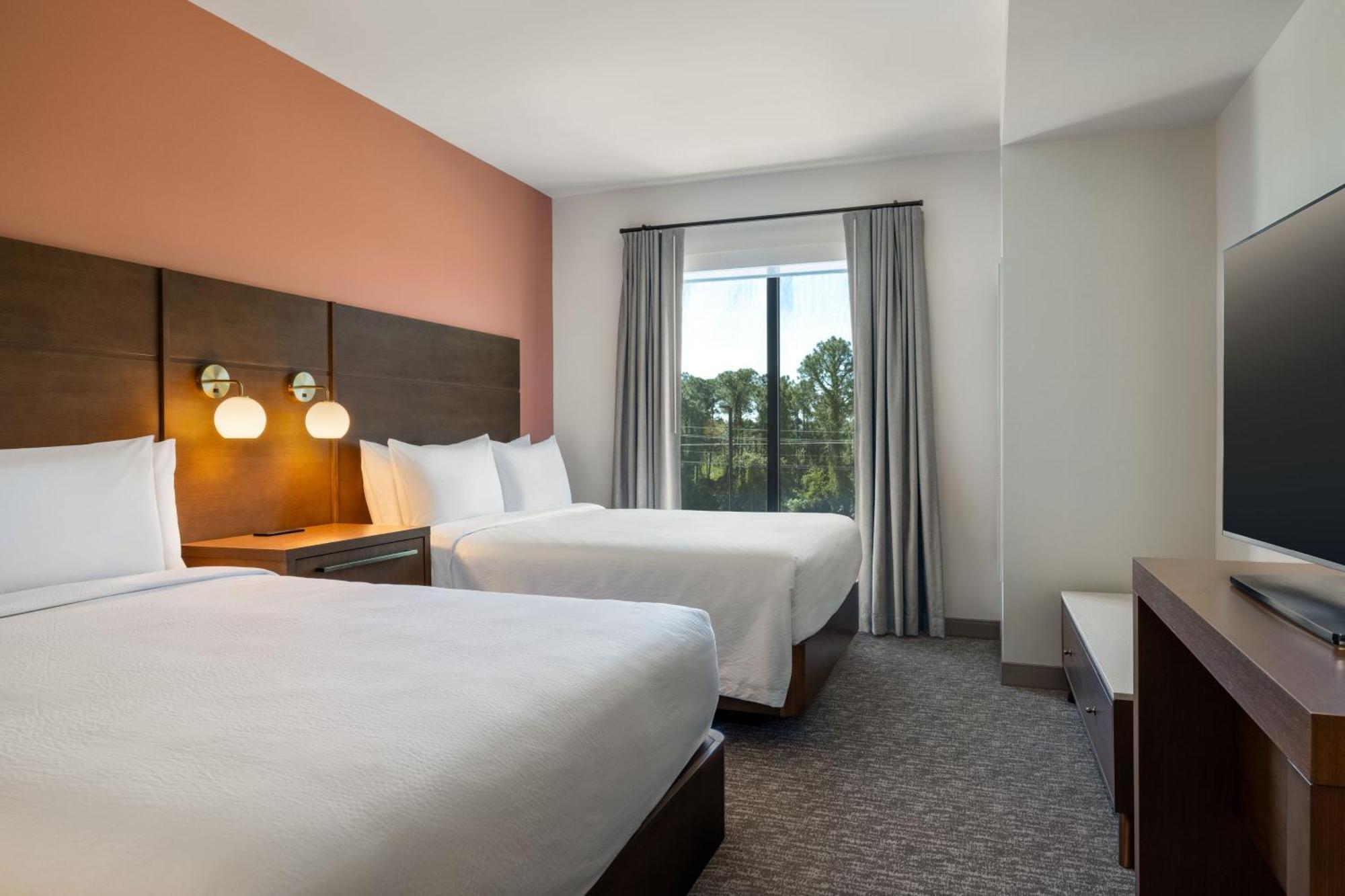 Queen Studio with Two Queen Beds and Sofa Bed - Hearing Accessible