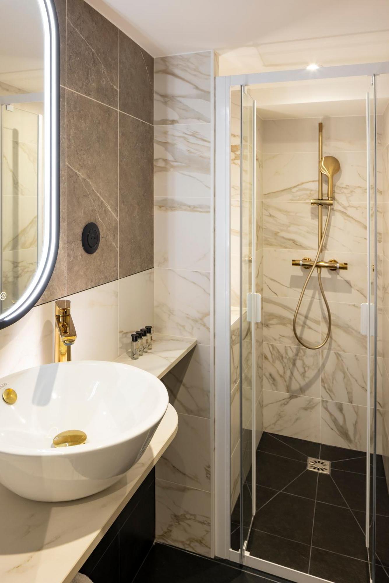 Deluxe Double Room,1649019575:JPEG