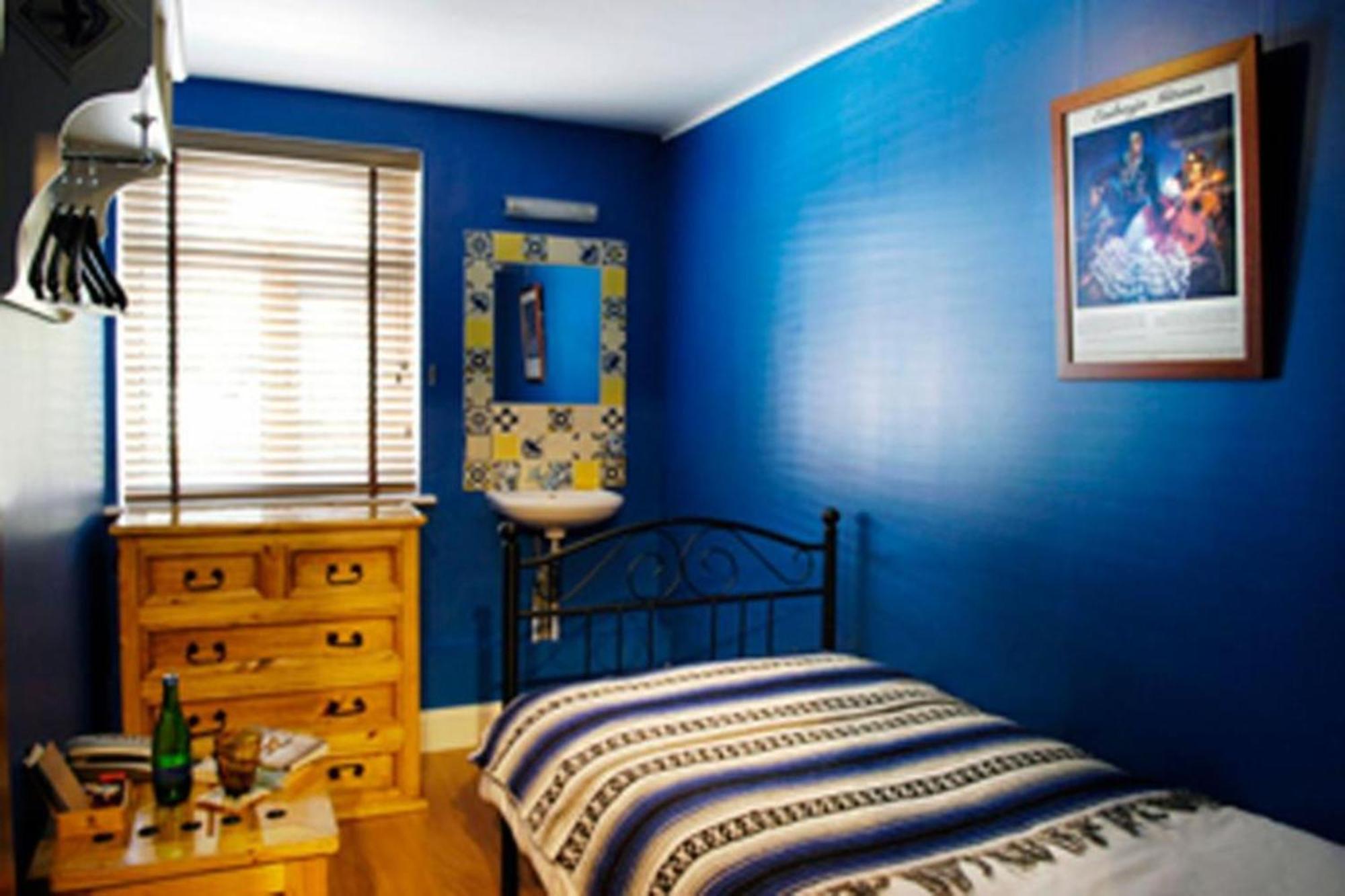 Standard Single Room with Shared Bathroom