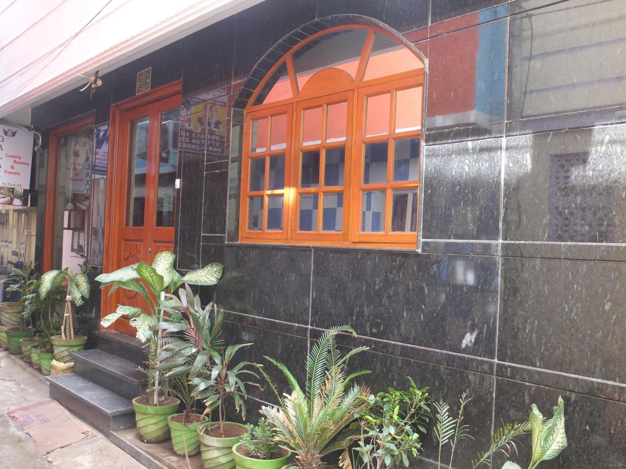 Deluxe Double Room (2 Adults + 1 Child),1653081929:JPEG