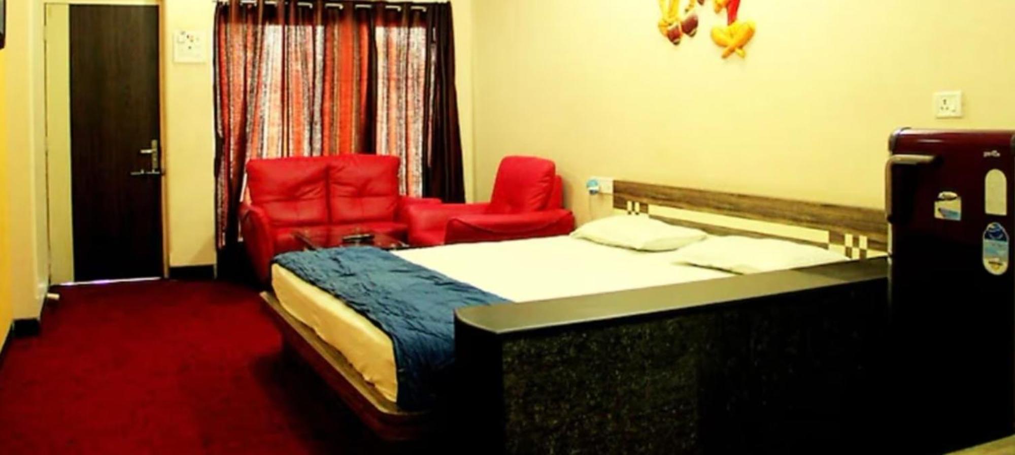 Deluxe Double Room (2 Adults + 1 Child),1653082320:JPEG