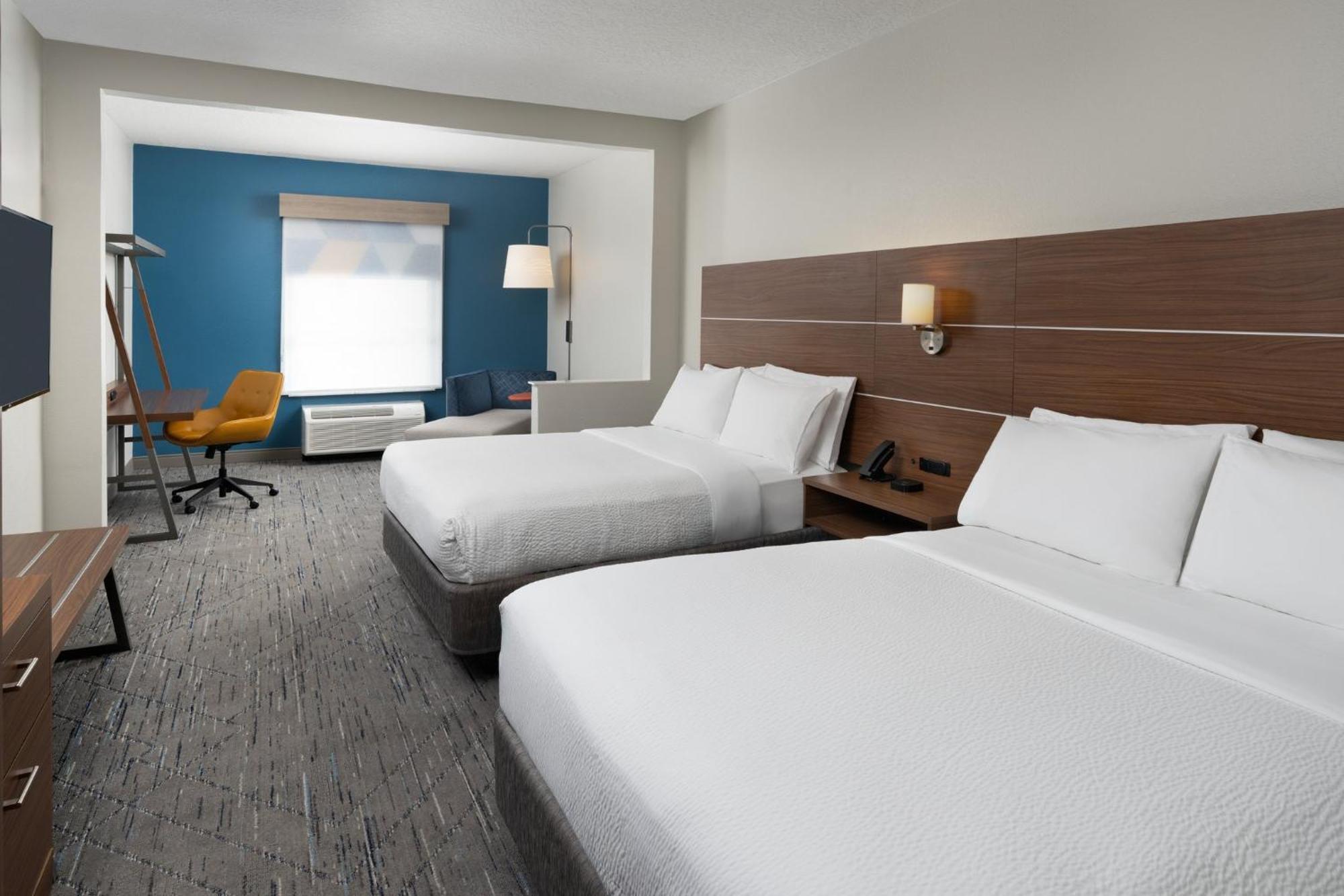 Standard Room with Two Queen Beds