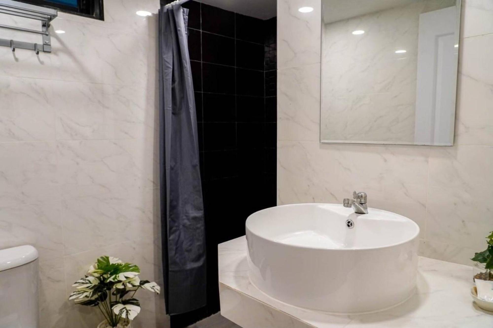 Standard Twin Room with Shared Bathroom